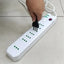Alargador Zapatilla Protector Sobre Voltaje 1400j Microlab Color Blanco